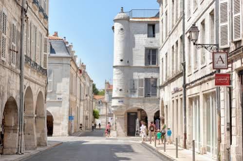 Bed and Breakfast Cour Des Dames La Rochelle  Exteriér fotografie